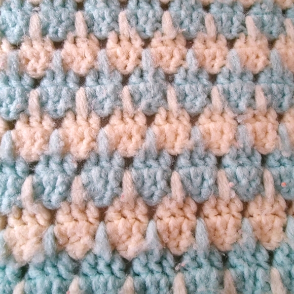 Vintage Afghan / Crochet Blanket / Butter Yellow & Mint Green - Picture 2 of 6